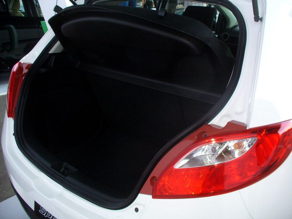 รูปภาพ มาสด้า Mazda 2 Sports Spirit AT ปี 2013