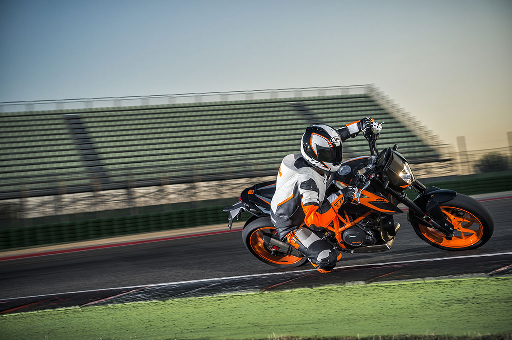 KTM 690 Duke R เคทีเอ็ม ปี 2016 : ภาพที่ 7