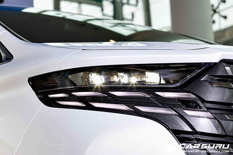 รูปภาพ โตโยต้า Toyota Alphard 2.5 HEV LUXURY ปี 2023