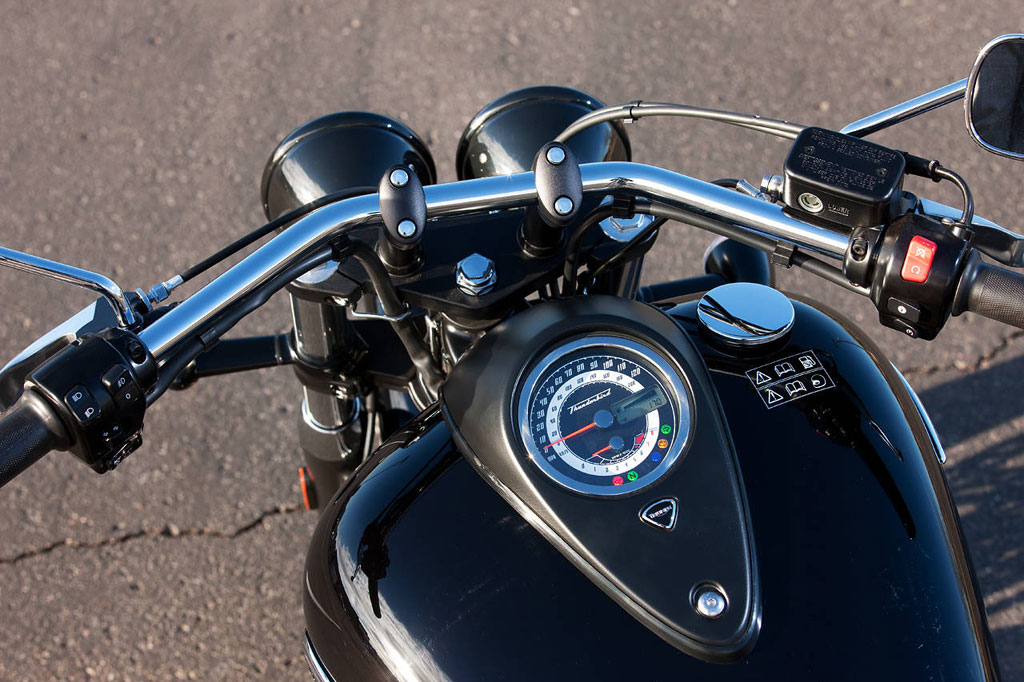 รูปภาพ Triumph  standard ปี 2011