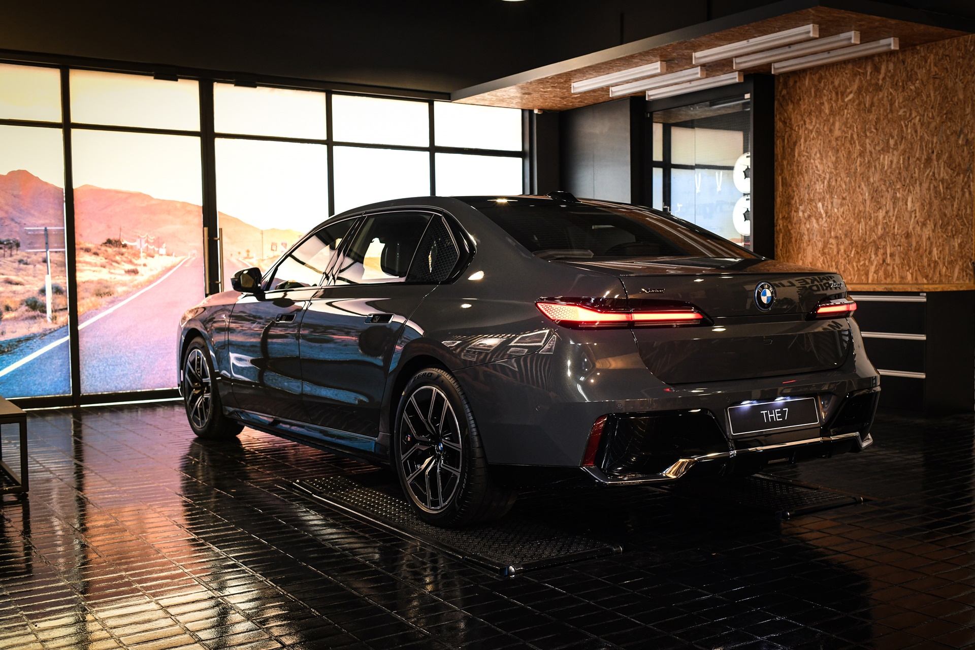 BMW Series 7 750e xDrive M Sport บีเอ็มดับเบิลยู ซีรีส์7 ปี 2023 : ภาพที่ 2
