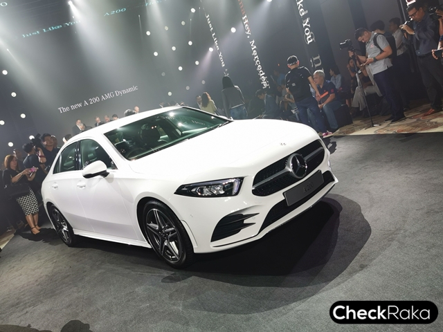 Mercedes-benz A-Class A200 AMG Dynamic เมอร์เซเดส-เบนซ์ เอ-คลาส ปี 2019 : ภาพที่ 14