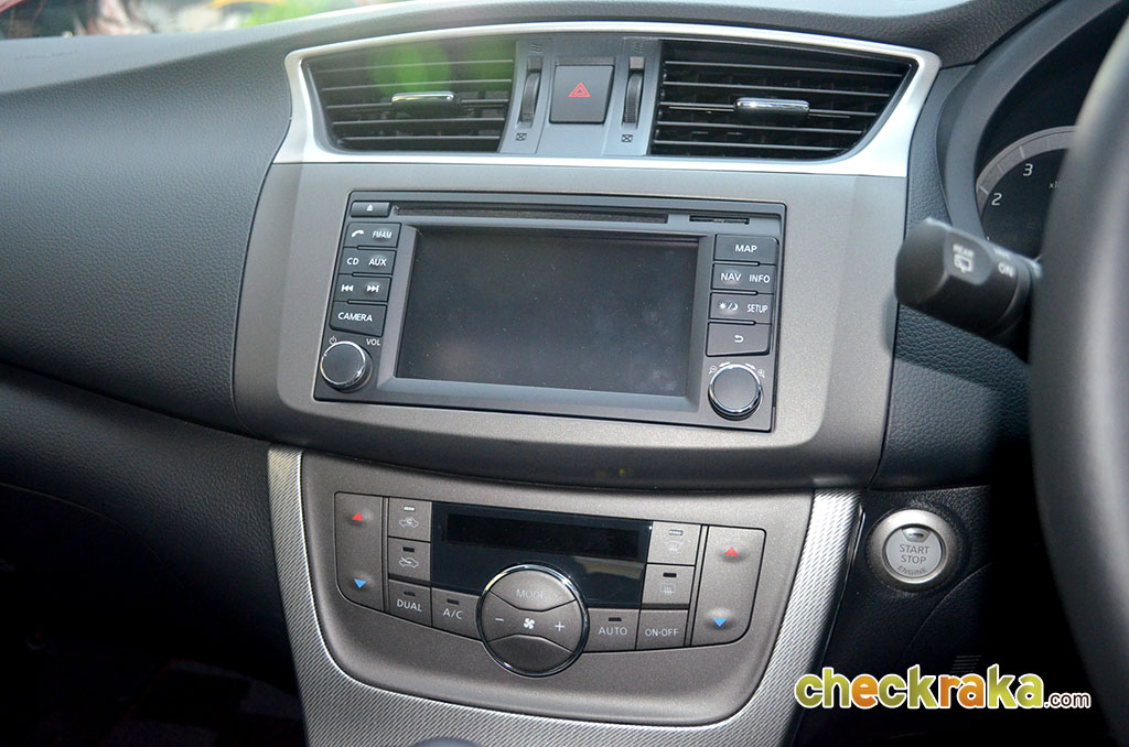 Nissan Pulsar 1.8 V Sunroof Navi นิสสัน พัลซาร์ ปี 2013 : ภาพที่ 17