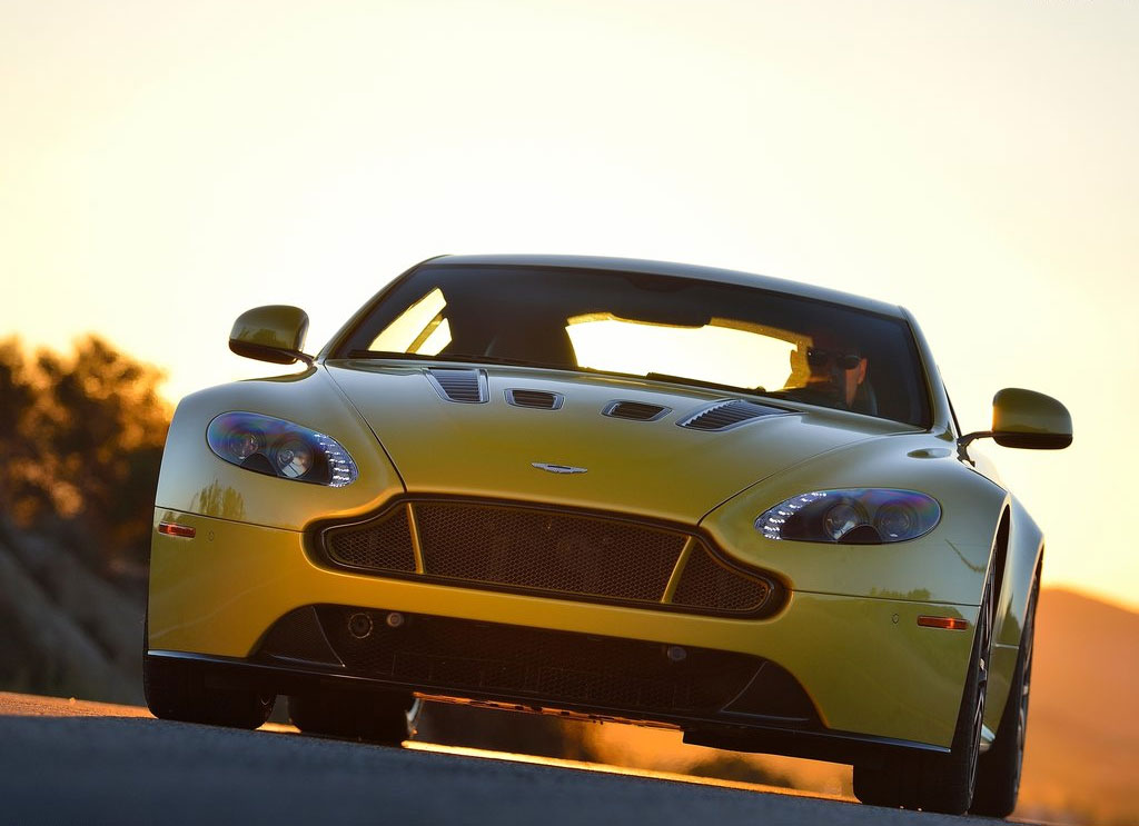 Aston Martin Vantage S แอสตัน มาร์ติน ปี 2014 : ภาพที่ 2