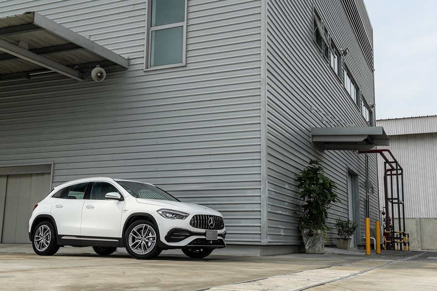 รูปภาพ เมอร์เซเดส-เบนซ์ Mercedes-benz AMG GLA 35 4MATIC ปี 2021
