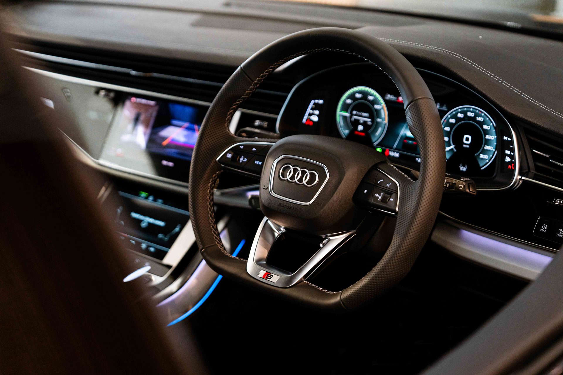 รูปภาพ อาวดี้ Audi Q7 TFSI e quattro S line edition one ปี 2024