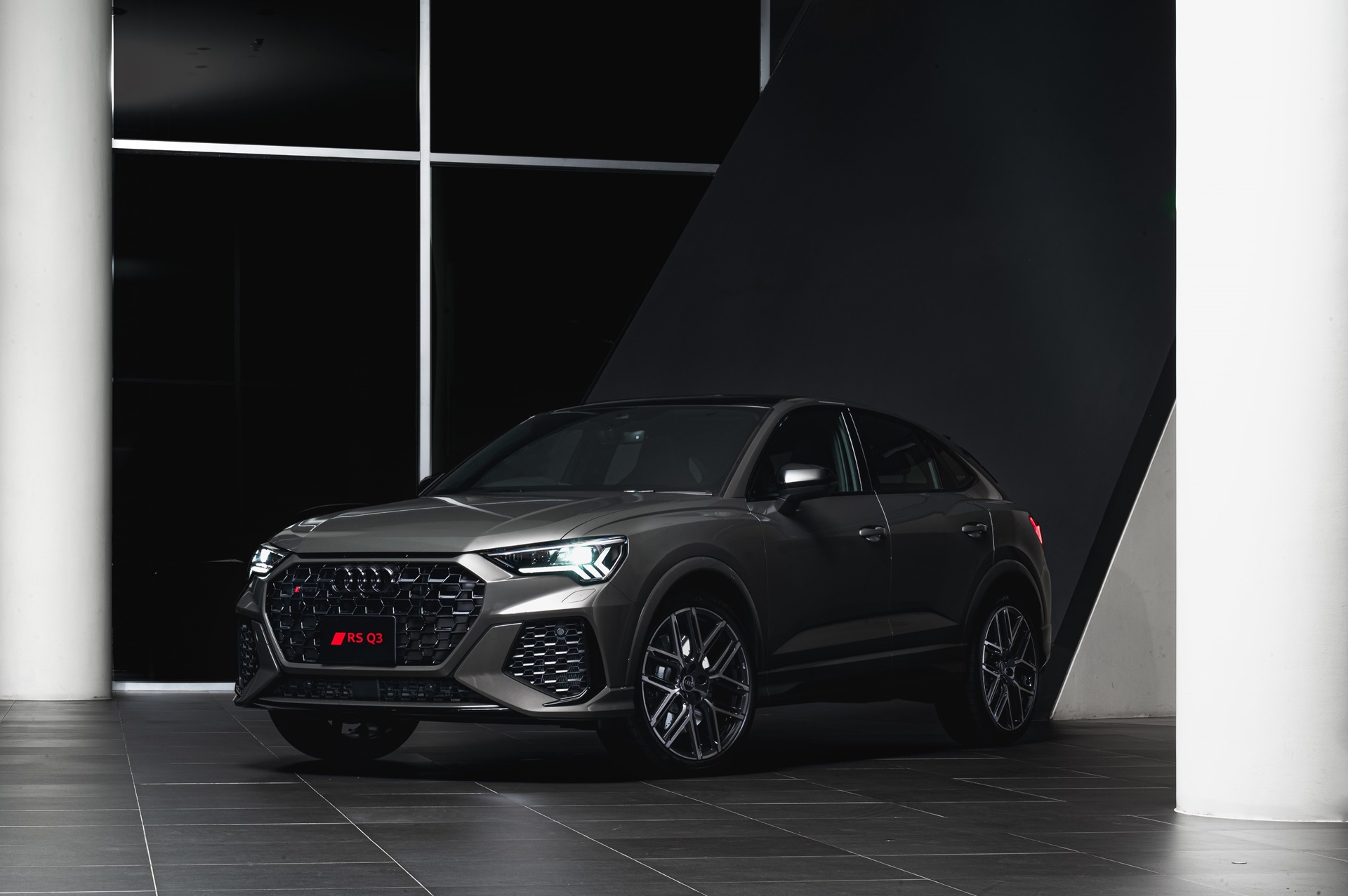 Audi RS Q3 Sportback edition 10 Years อาวดี้ ปี 2023 : ภาพที่ 1
