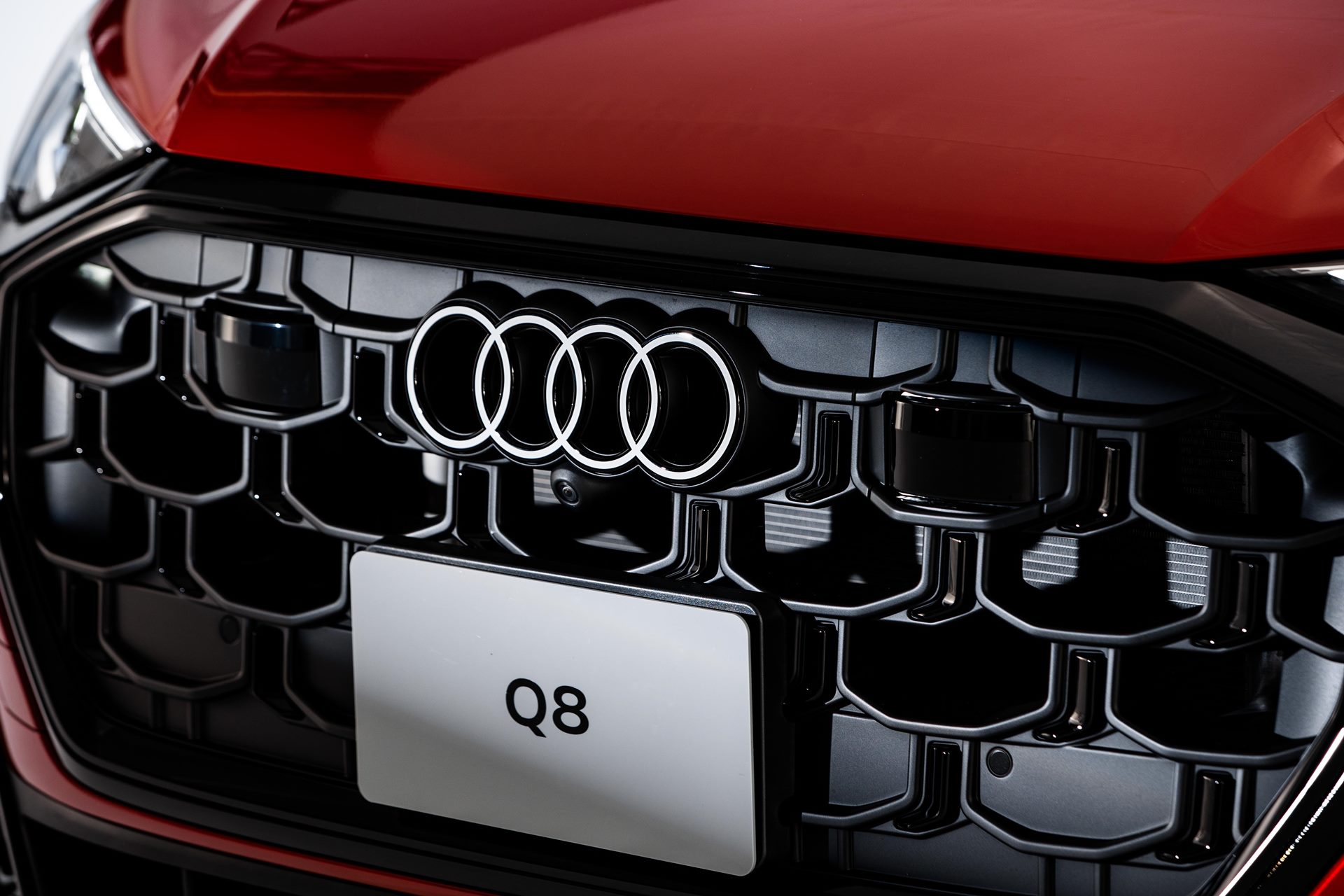 รูปภาพ อาวดี้ Audi Q8 TFSI e quattro S line edition one ปี 2024