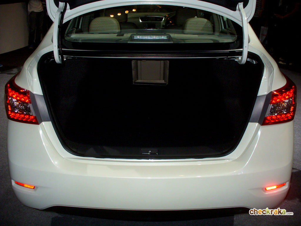 รูปภาพ นิสสัน Nissan Sylphy 1.8 V Navi CVT ปี 2012