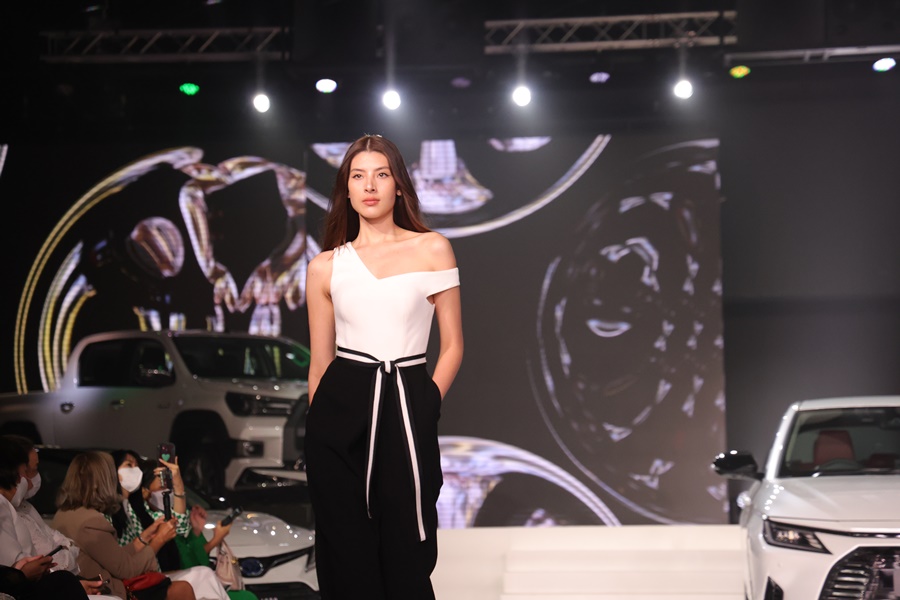 โตโยต้า เปิดตัวชุดแต่ง MODELLISTA สำหรับ Yaris ATIV, HILUX REVO D และ ...