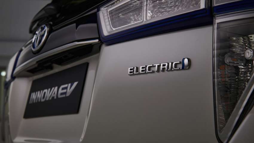 Toyota Innova EV Concept