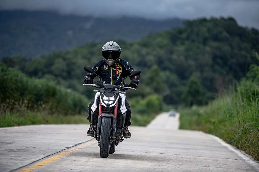 Test on road ฮอนด้า 750 series 2 รุ่นใหม่ Transalp และ Hornet | เช็ค ...