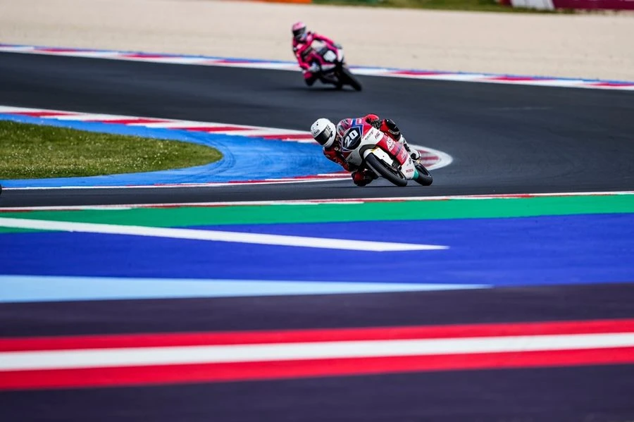 ข้าวกล้อง-จักรีภัทร สังกัด Honda Racing Thailand ประเดิมคว้าท็อป 16 ...