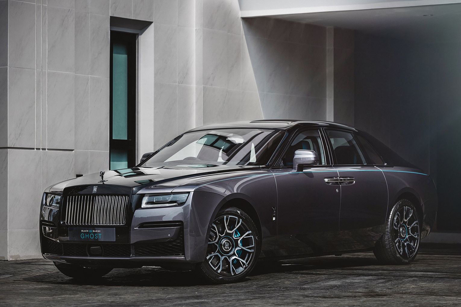 Rolls-Royce Ghost Black Badge ปี 2023 ราคา-สเปค-โปรโมชั่น