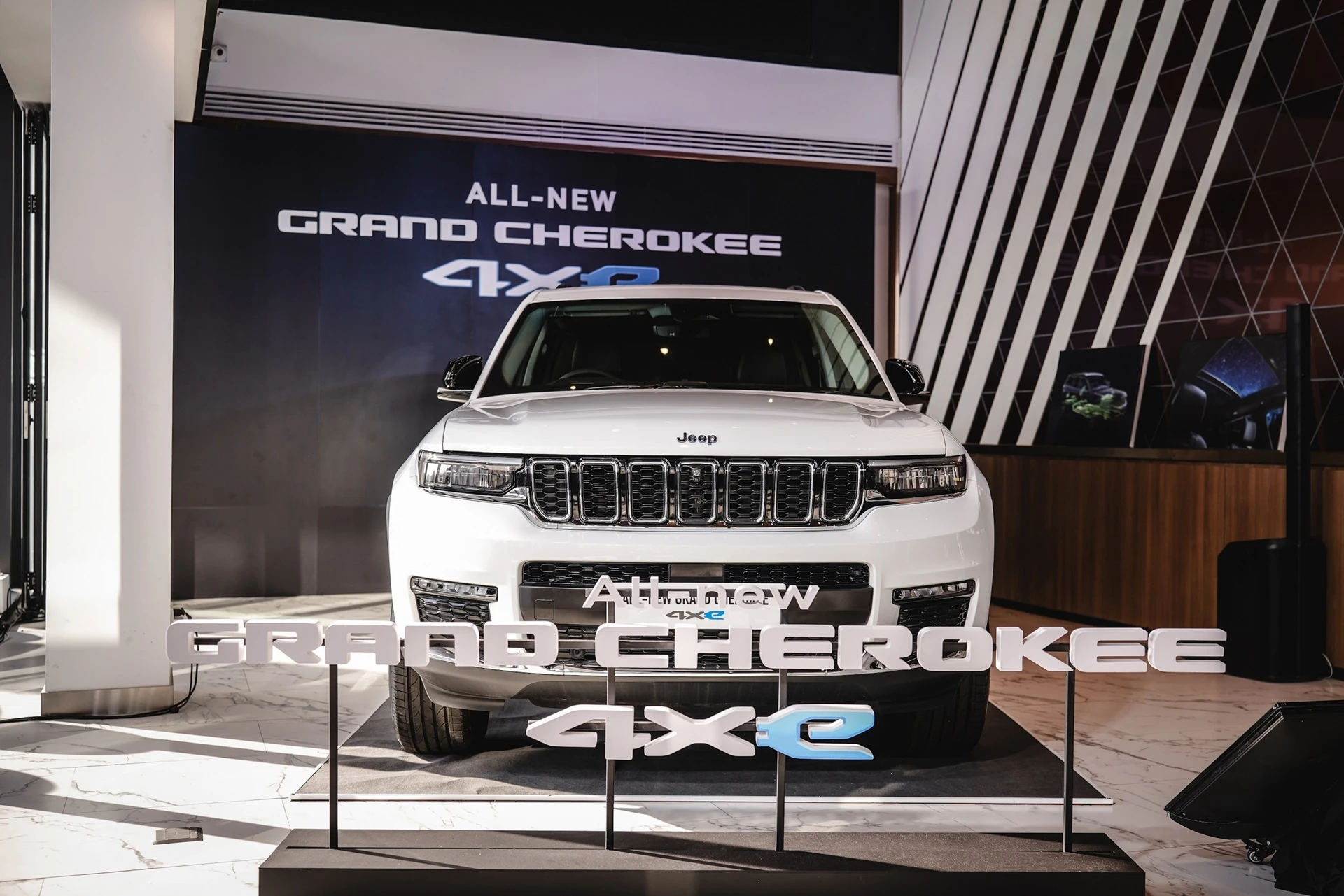 Jeep Grand Cherokee ทุกรุ่นย่อย