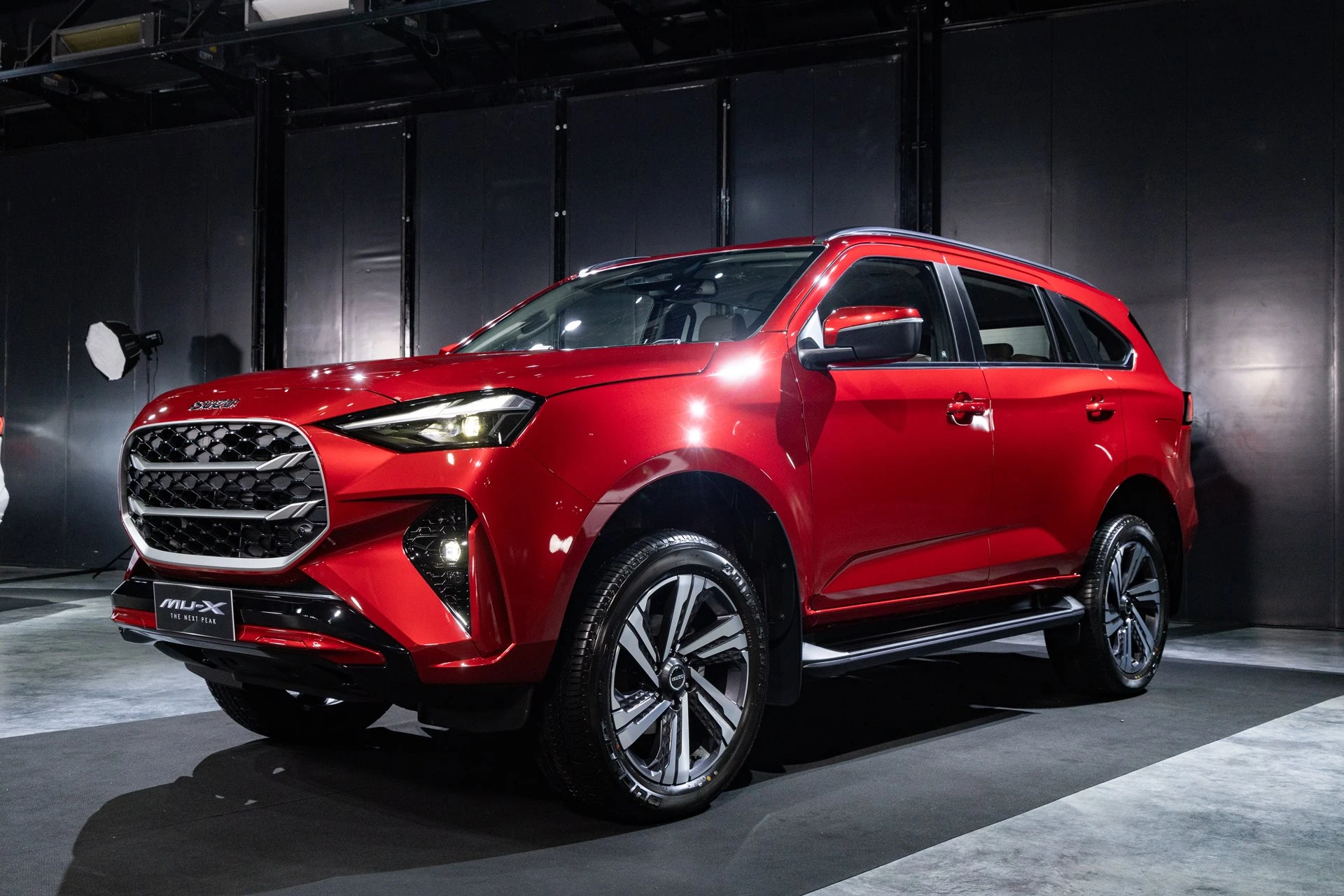 Isuzu MU-X ทุกรุ่นย่อย