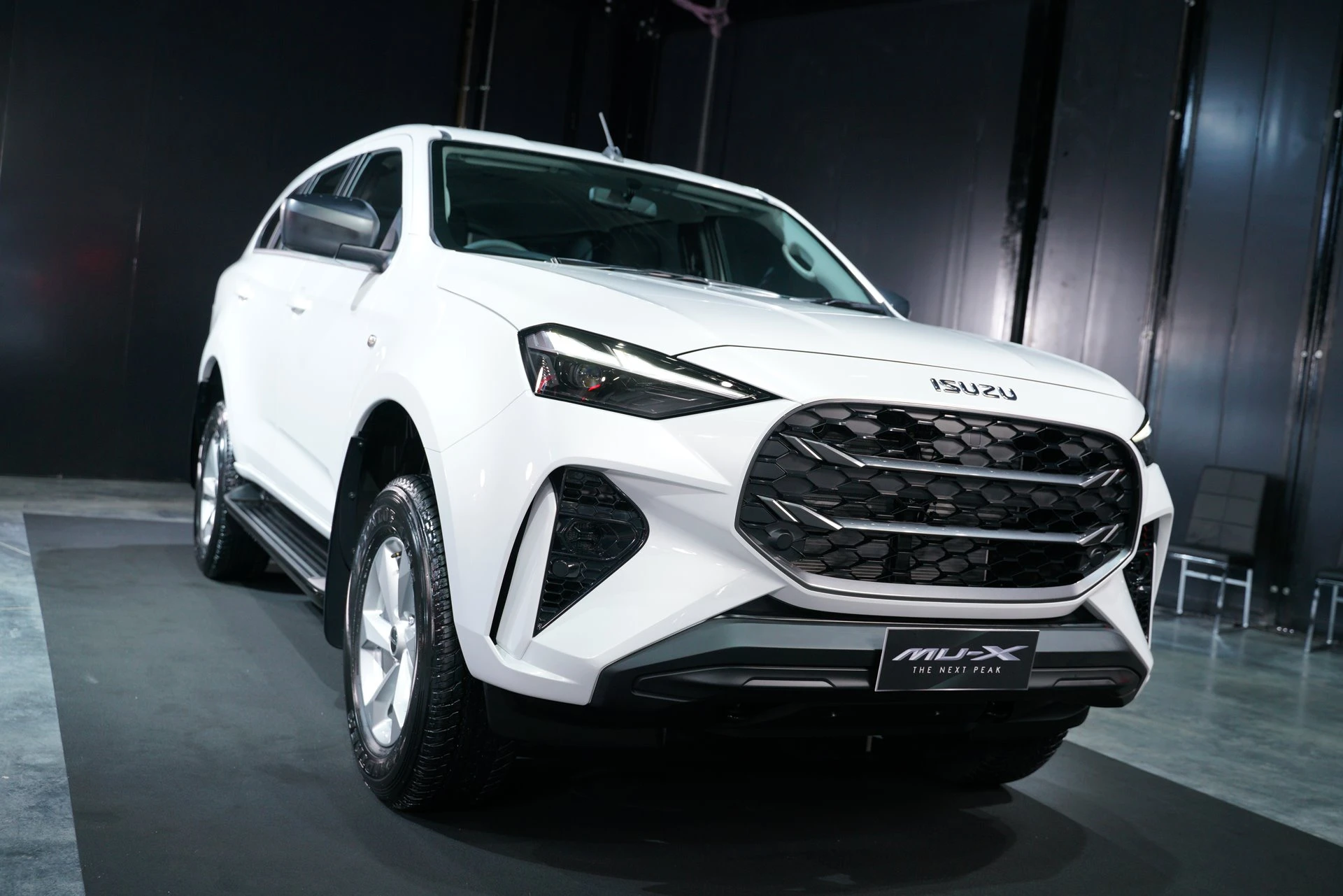 Isuzu MU-X ทุกรุ่นย่อย