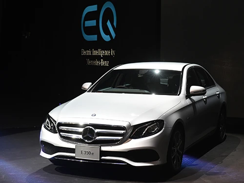 รูปภาพ เมอร์เซเดส-เบนซ์ Mercedes-benz E-Class E 350 e Avantgarde ปี 2017
