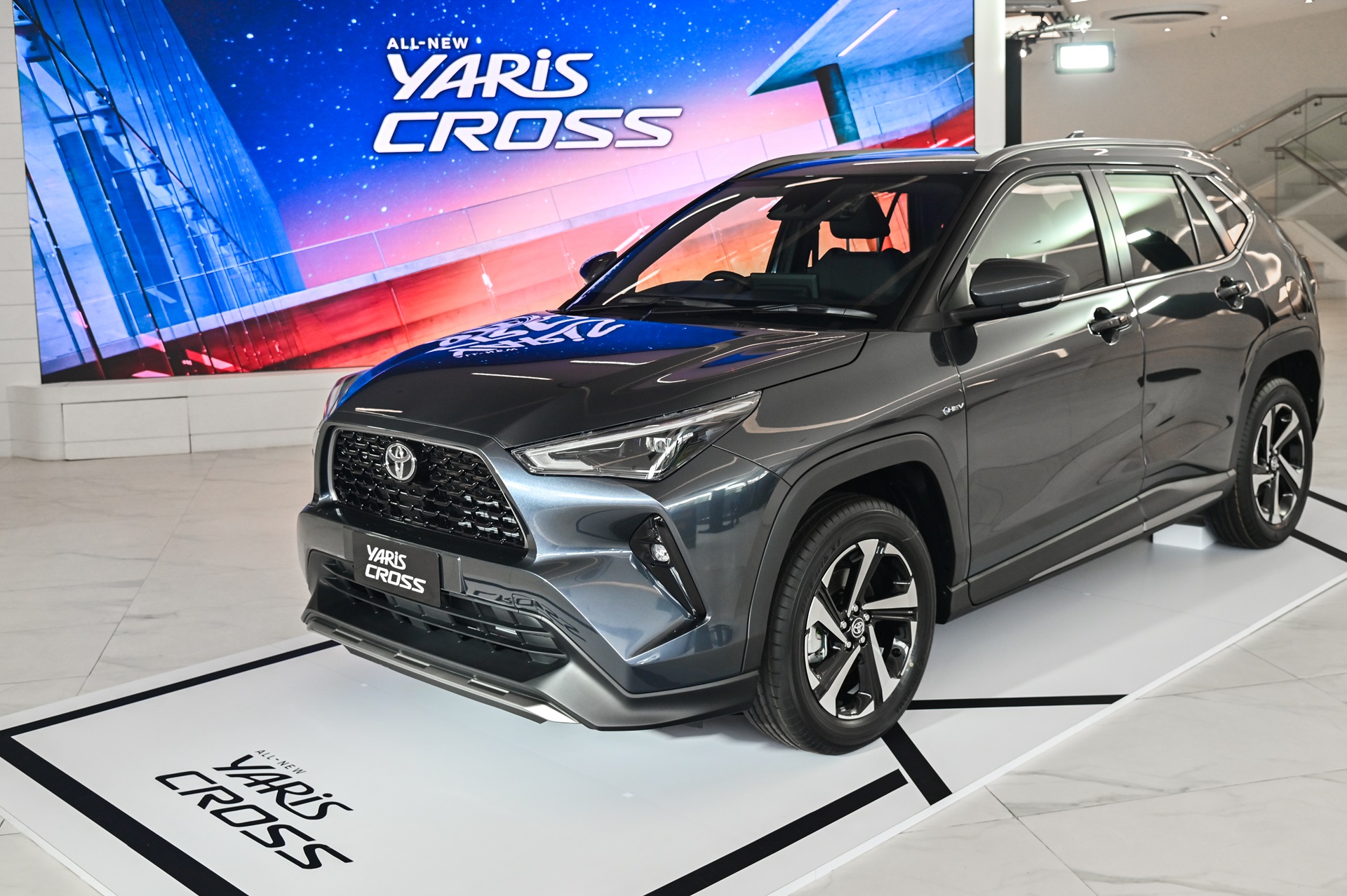 Toyota Yaris Cross HEV Premium ปี 2023 ราคา-สเปค-โปรโมชั่น