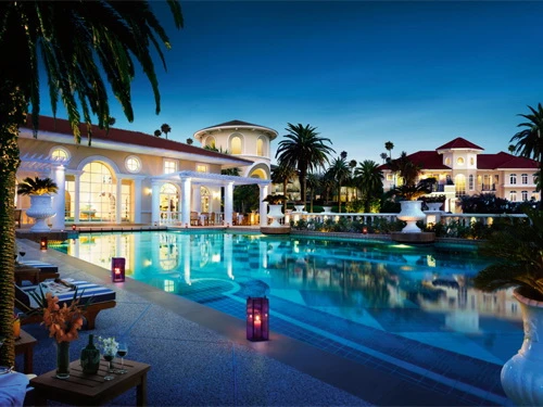 รูปภาพ โกลเด้น เลเจ้นด์ สาทร-กัลปพฤกษ์ (Golden Legend)