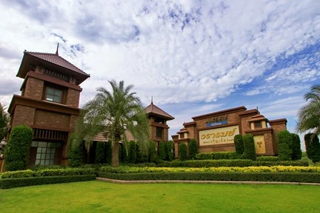รูปภาพ วรารมย์ เจริญเมือง (Vararom Charoenmuang)