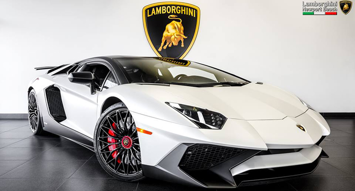 Lamborghini : Lamborghini Aventador SVs ที่คุณต้องไม่พลาด !
