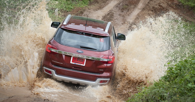 รีวิว Ford Everest &lt;br/&gt;สัมผัสประสบการณ์ขับเหนือระดับ